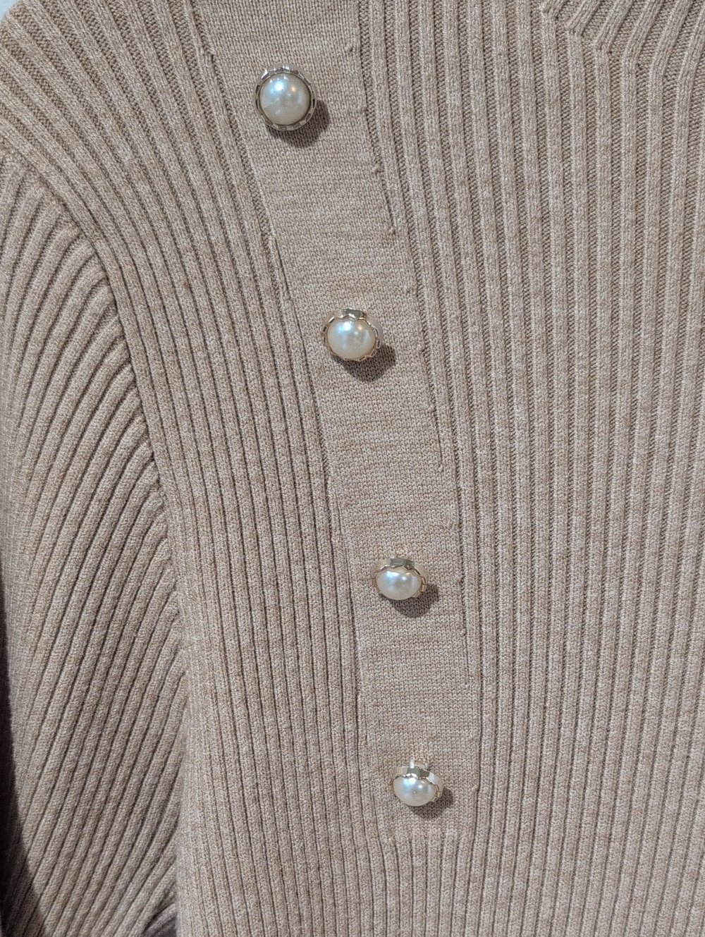 S. Christina 100% Cashmere Sweater Dress L/Xl in Taupe Pleated Pearl Look Button - Picture 3 of 7